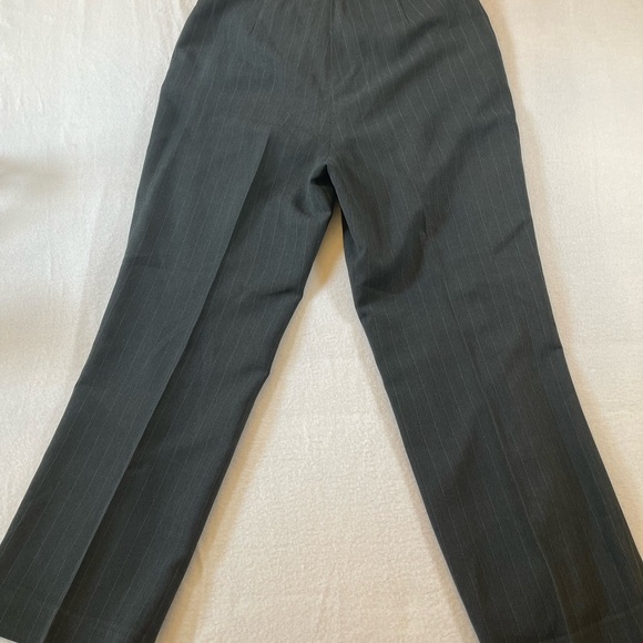 Kasper Charcoal Pinstripe 2-Piece Suit – Size 12 – Classic Career Set - Picture 10 of 11